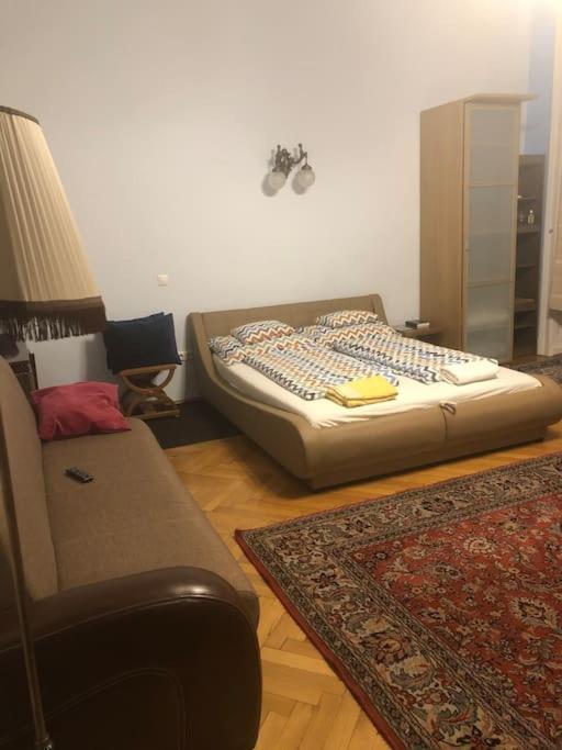 Apartament 2 Next To New York Cafe *